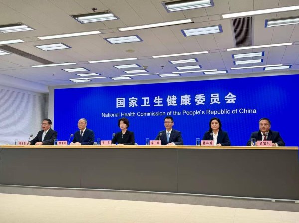 深资管 热敷还是冷敷？医生告诉你扭伤后正确处理办法